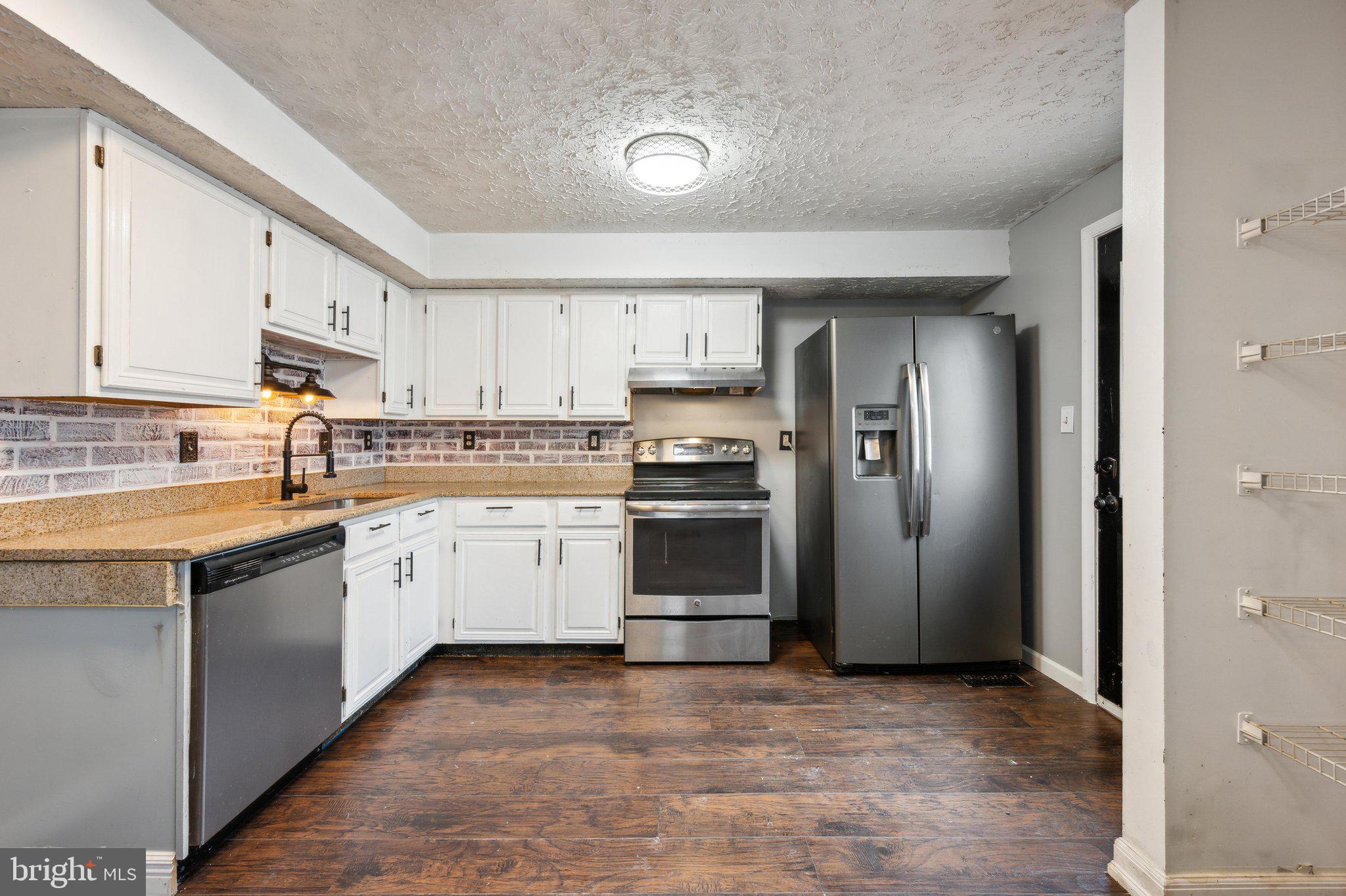 LAUREL HIGHLANDS - Residential