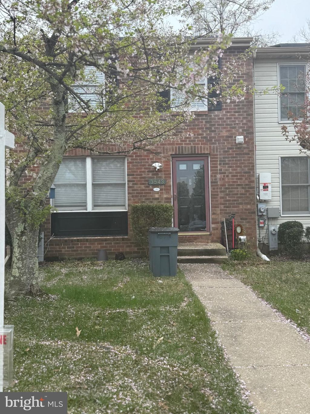 listing image 0