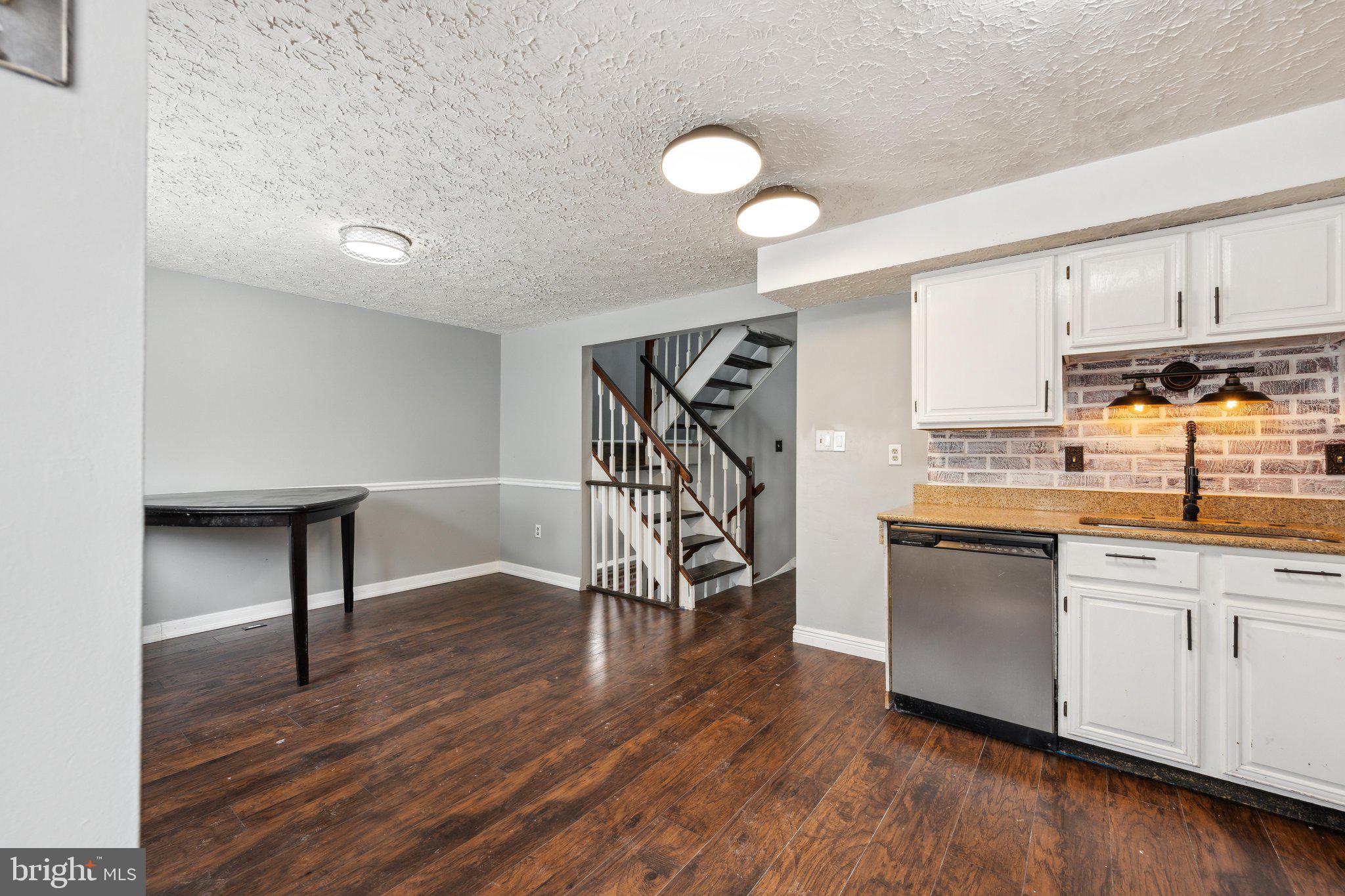 LAUREL HIGHLANDS - Residential