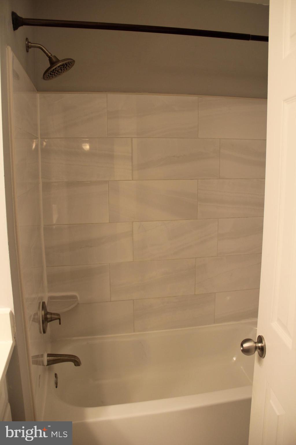 ESSINGTON - Residential Lease