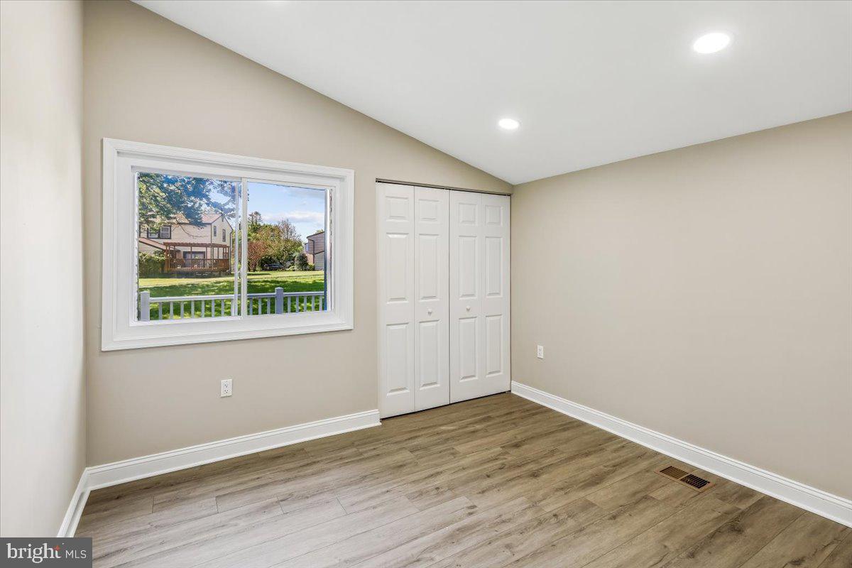 VILLAGE OF OAKLAND MILLS - Residential