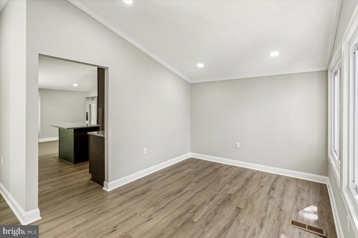 VILLAGE OF OAKLAND MILLS - Residential