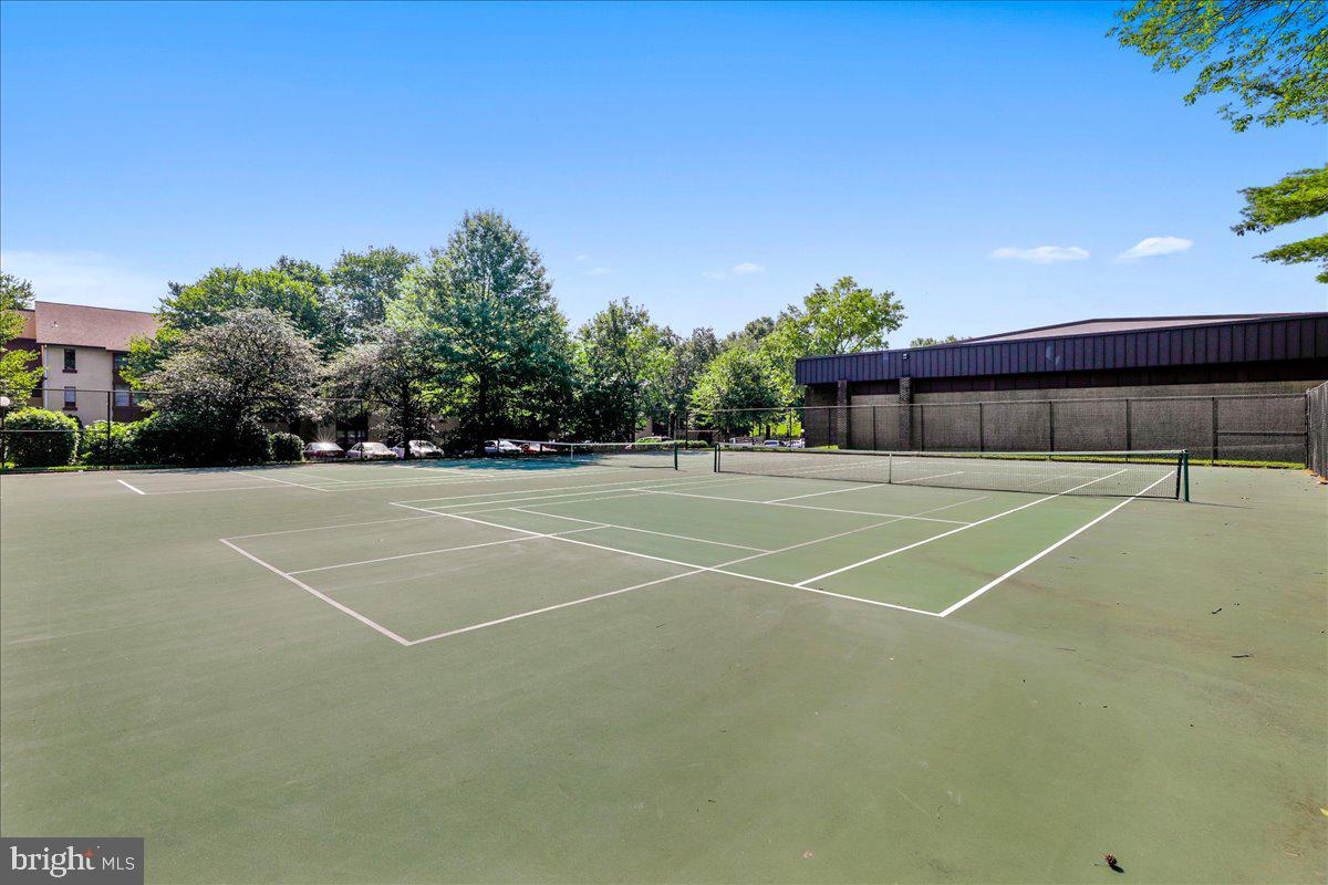 VILLAGE OF OAKLAND MILLS - Residential
