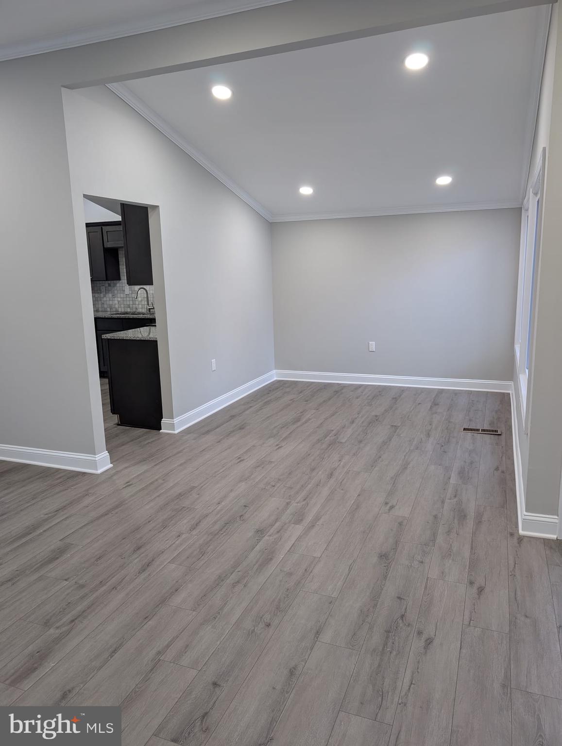 VILLAGE OF OAKLAND MILLS - Residential