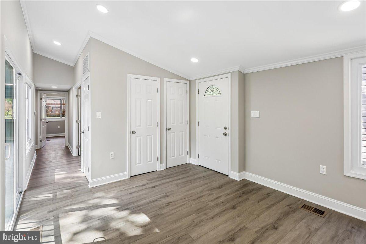 VILLAGE OF OAKLAND MILLS - Residential