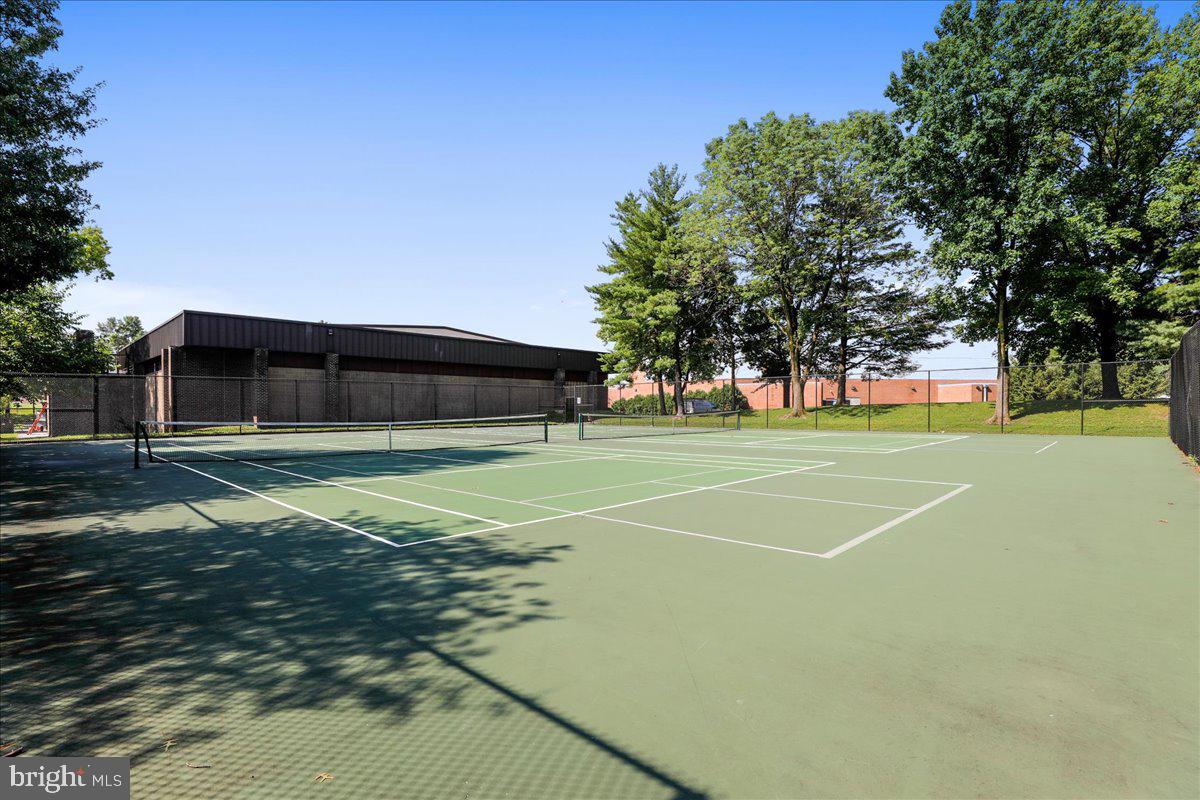 VILLAGE OF OAKLAND MILLS - Residential