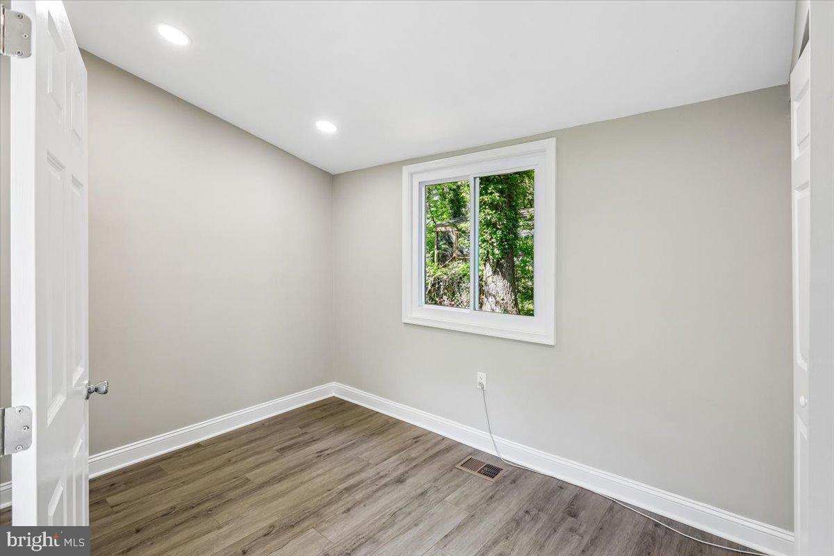 VILLAGE OF OAKLAND MILLS - Residential