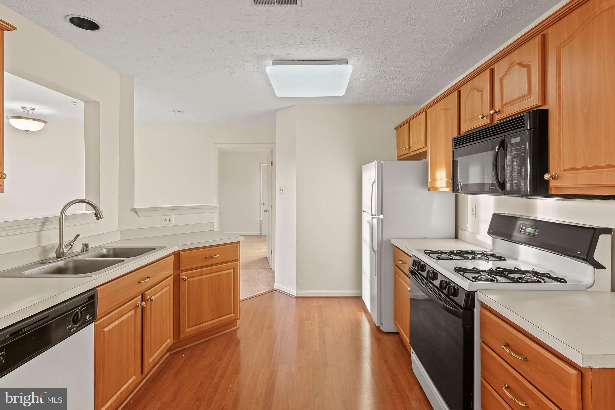 BUCKINGHAM CONDOMINIUMS - Residential