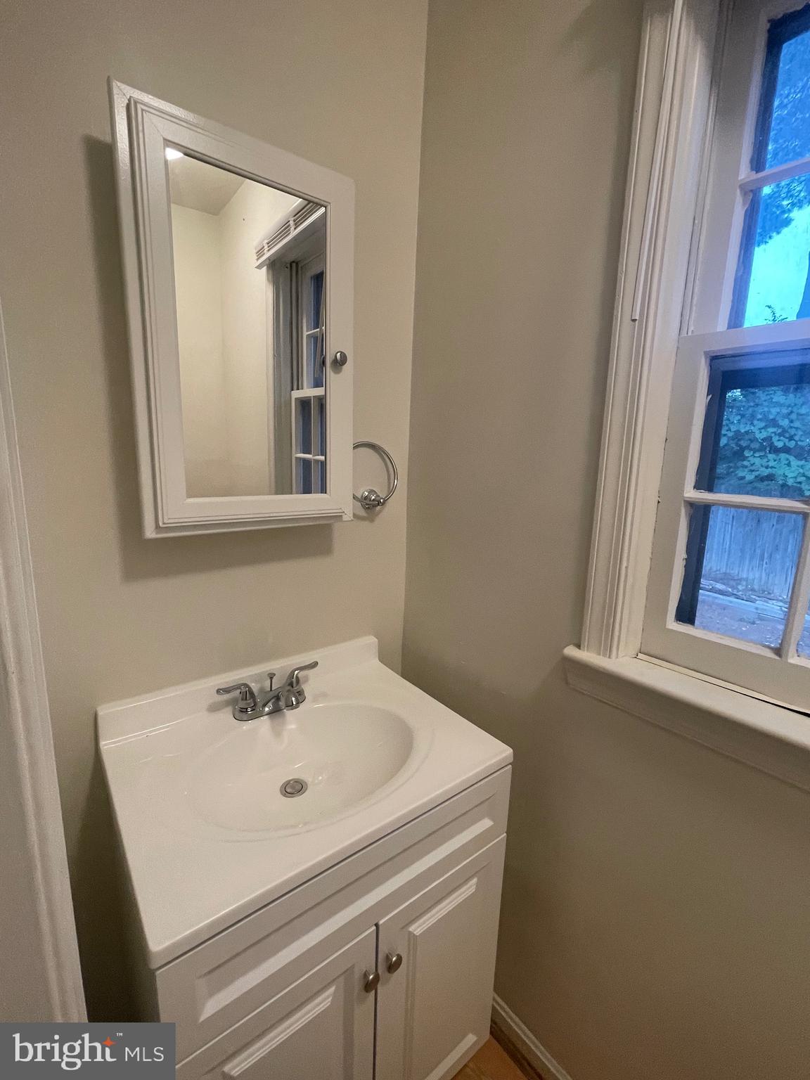 FOREST ESTATES - Residential Lease