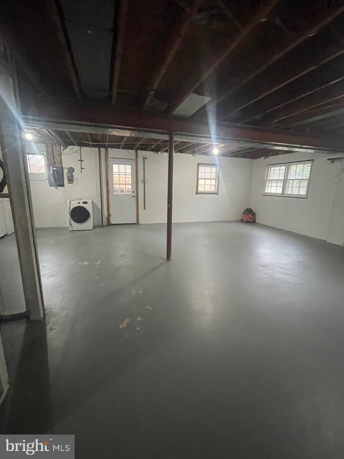 FOREST ESTATES - Residential Lease