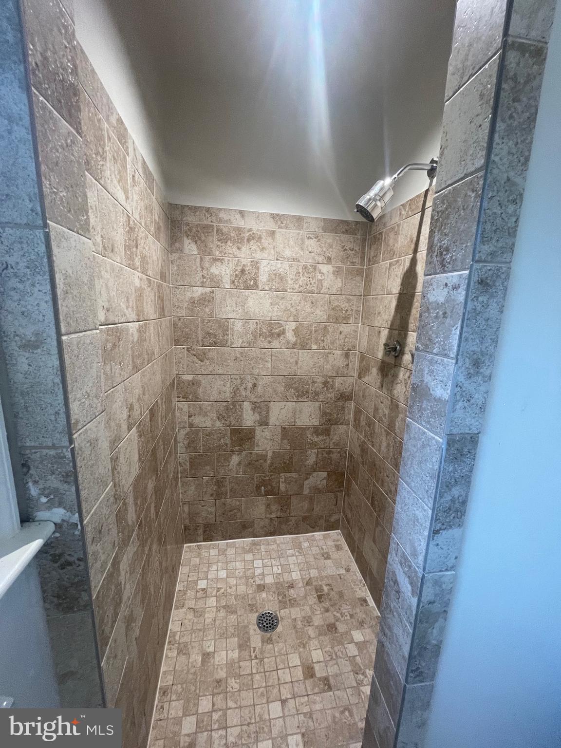 FOREST ESTATES - Residential Lease