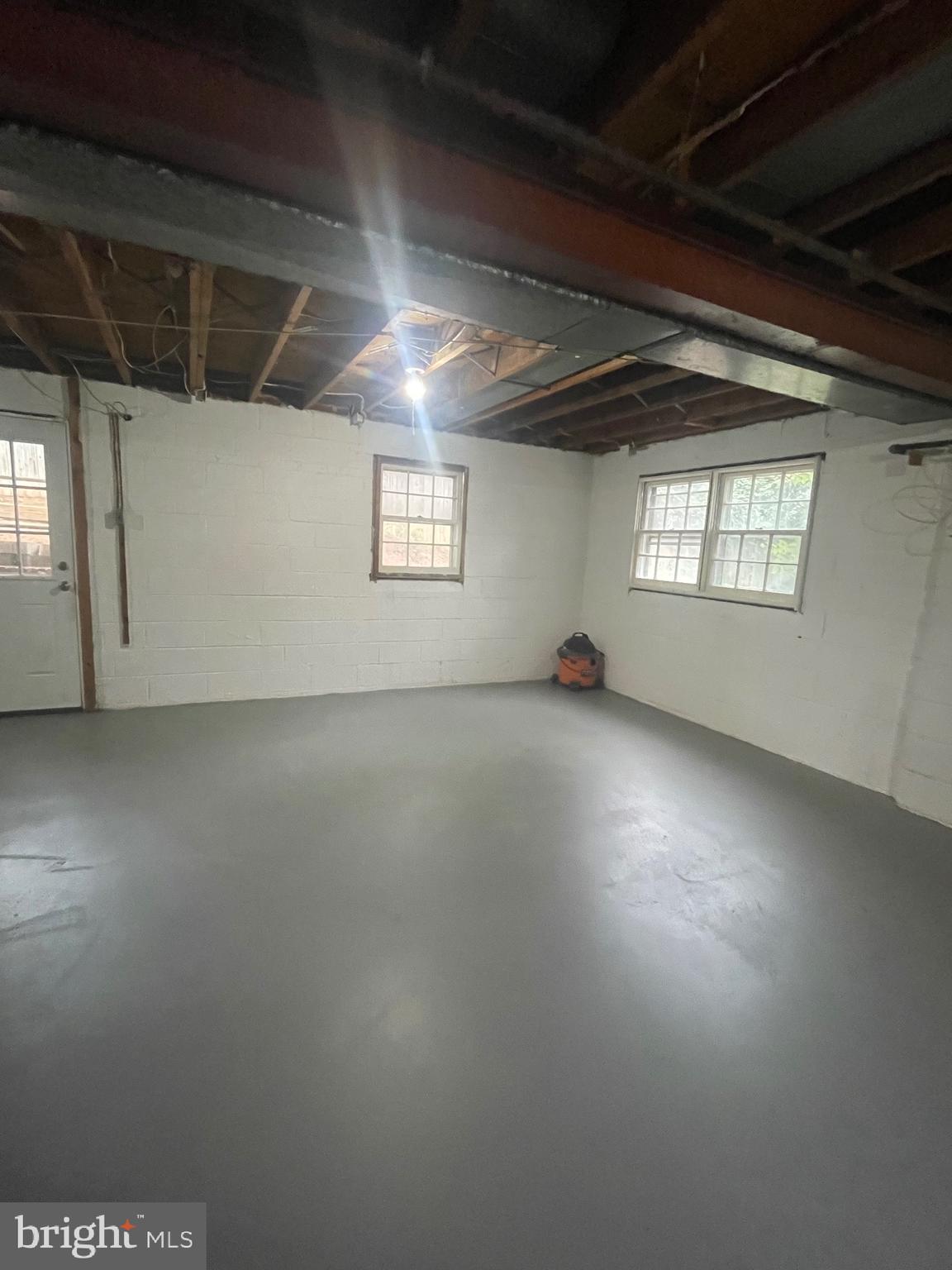 FOREST ESTATES - Residential Lease