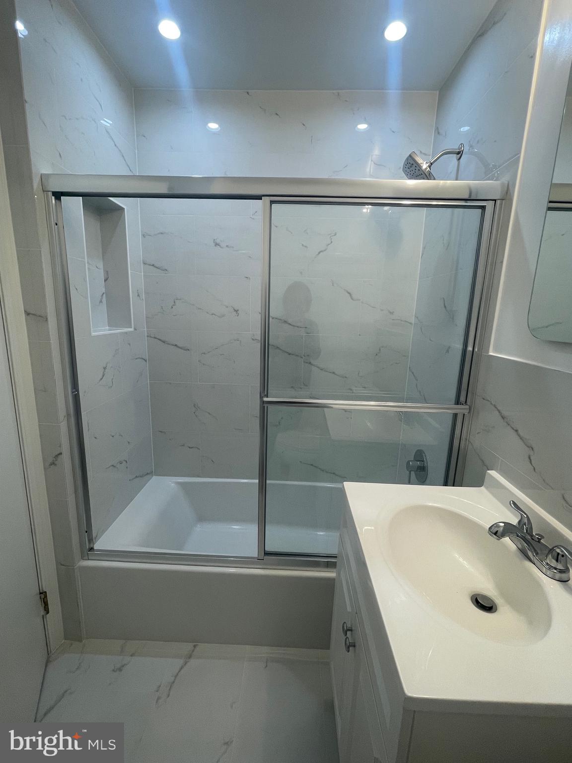 FOREST ESTATES - Residential Lease