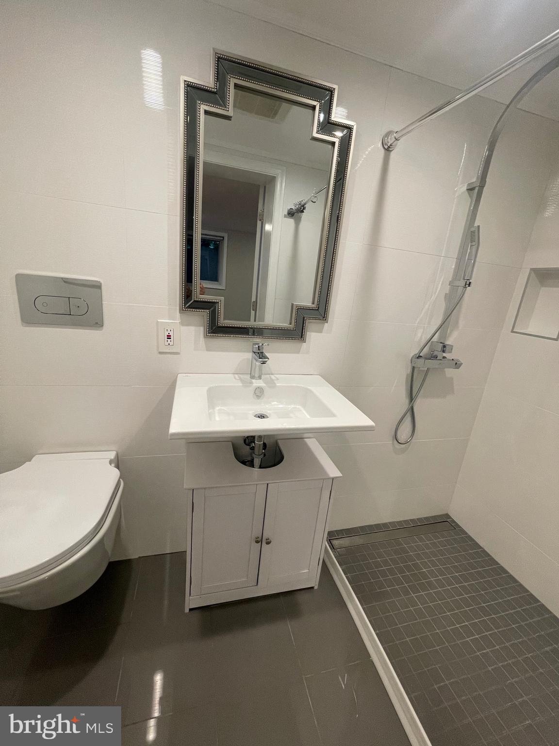 SOMERSET HEIGHTS - Residential Lease