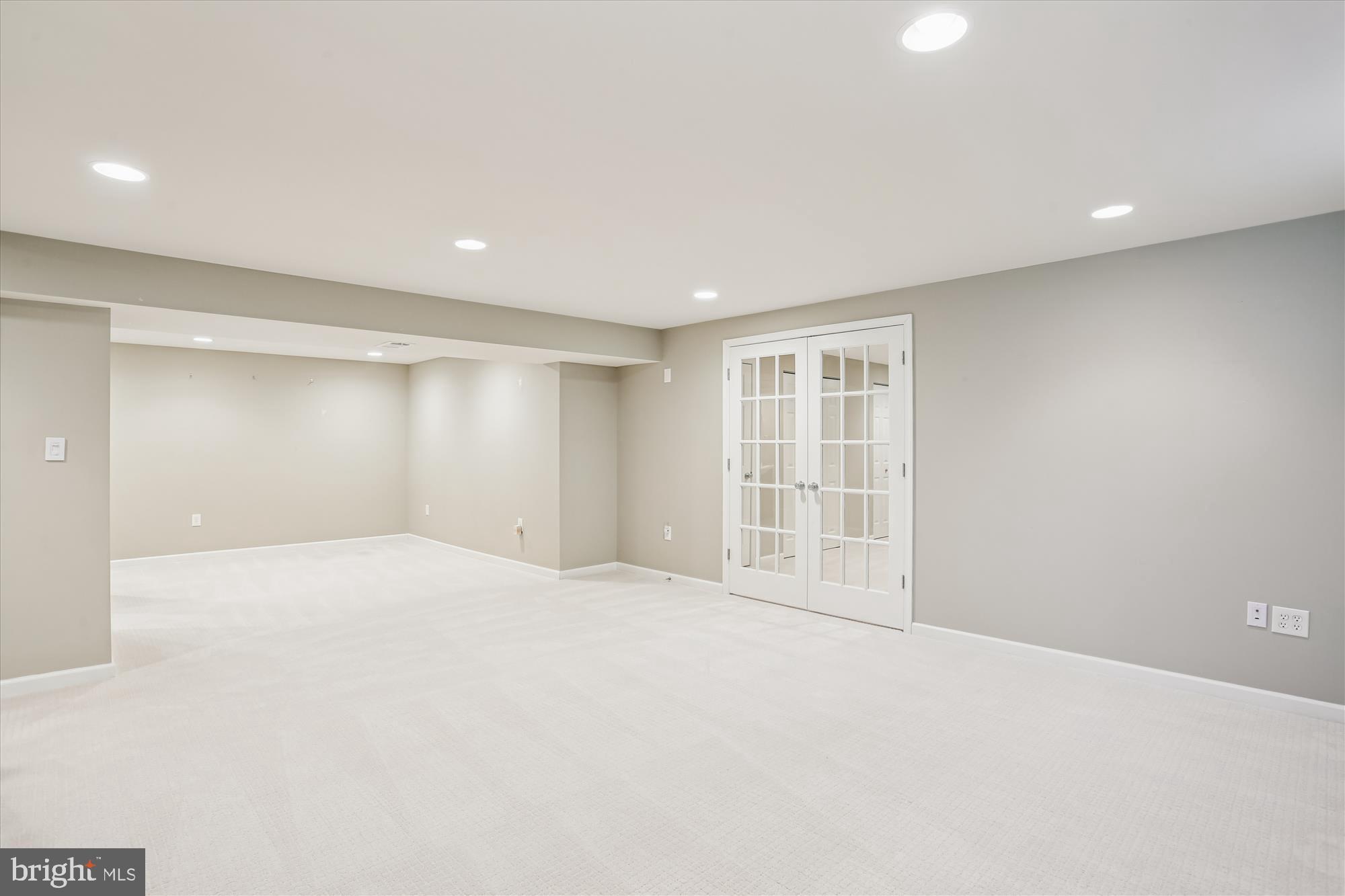 SENECA CROSSING - Residential