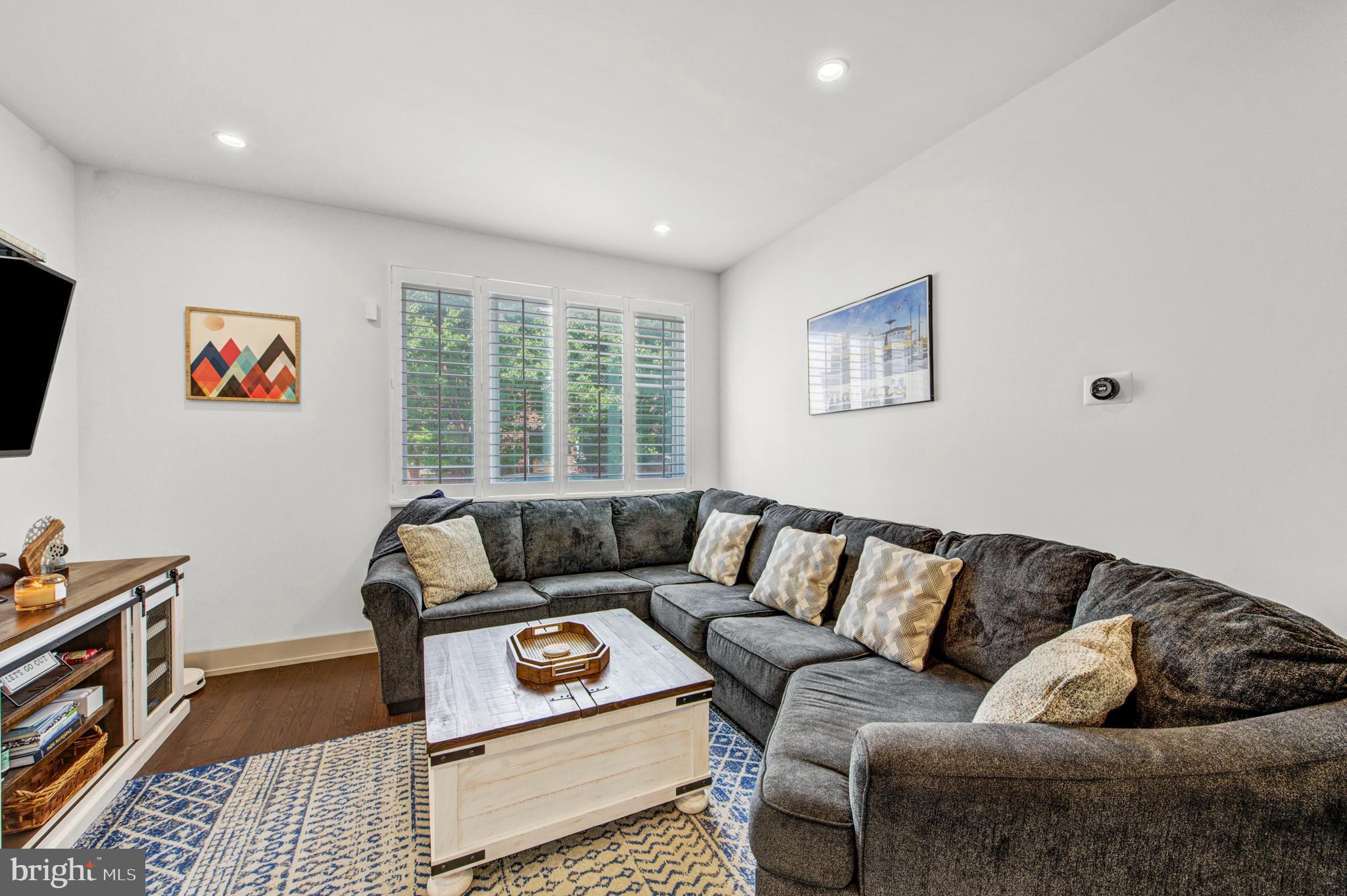 Property Search 2621 ALMOND STREET