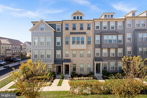 312 PETITE SIRAH TERRACE SE LEESBURG VA 20175