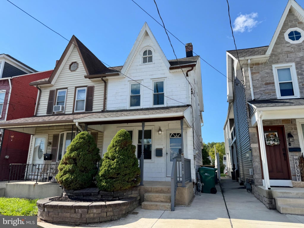 Photo of 919 Spruce Street, COLUMBIA, PA 17512 (MLS # PALA2095040)