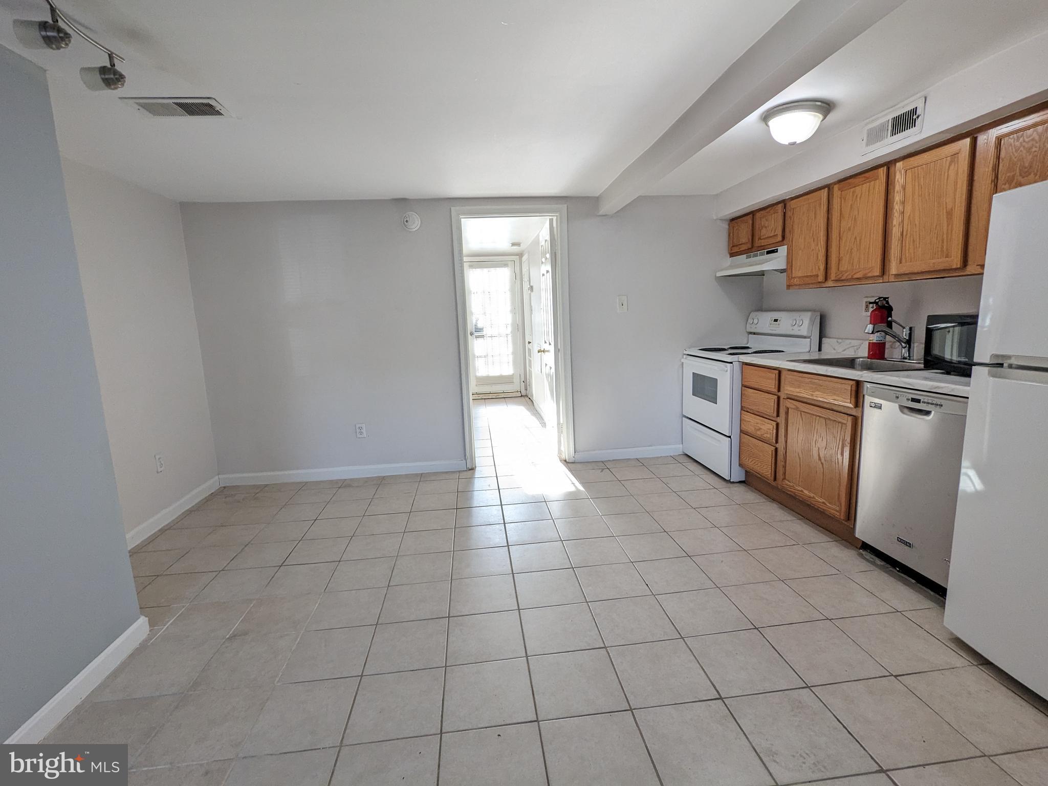 1523 PENNSYLVANIA AVENUE SE 2