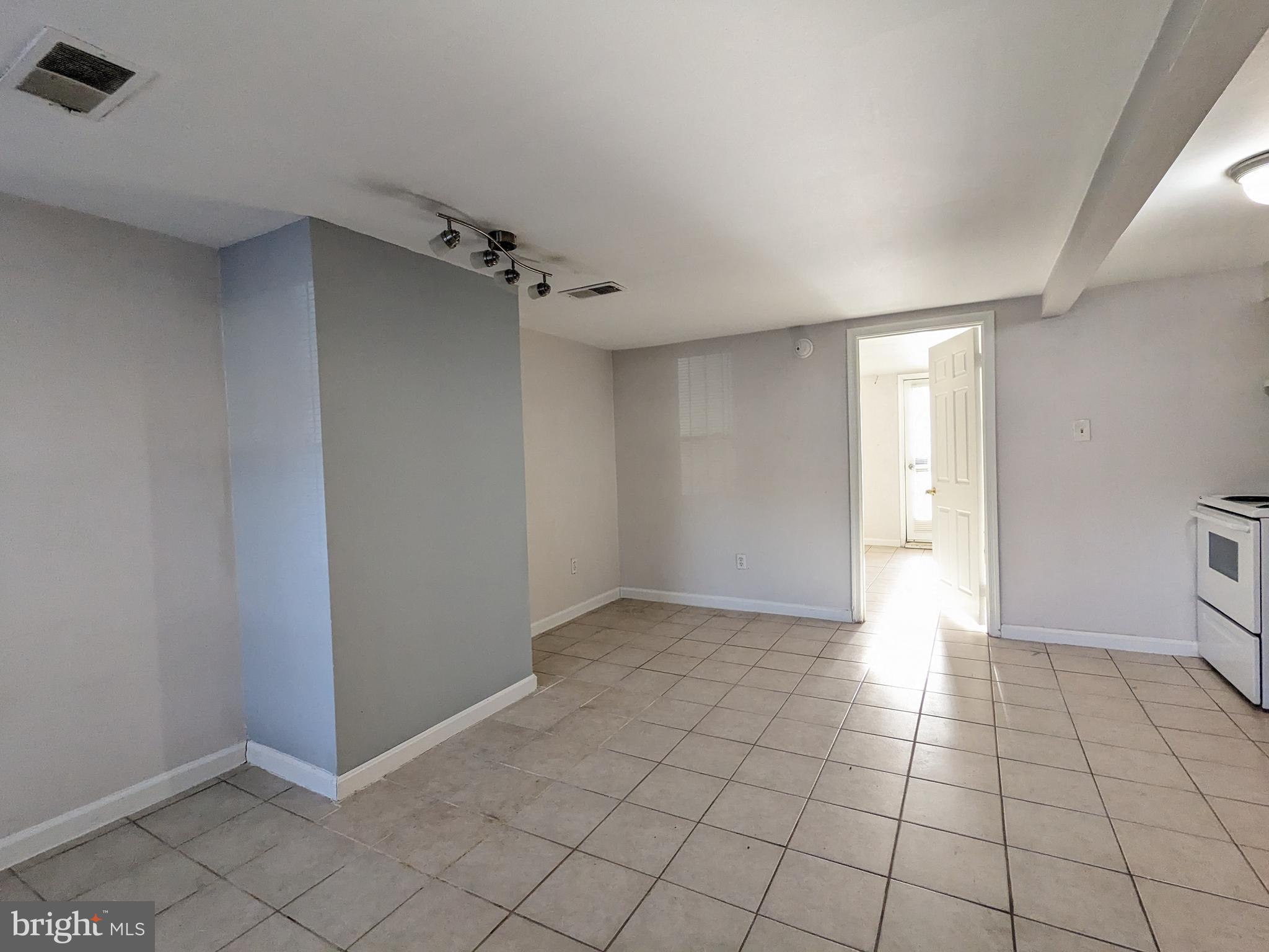 1523 PENNSYLVANIA AVENUE SE 2