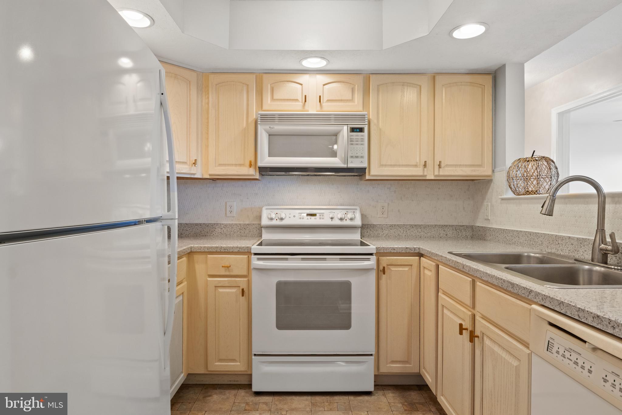 NEW FREEDOM - Residential Lease