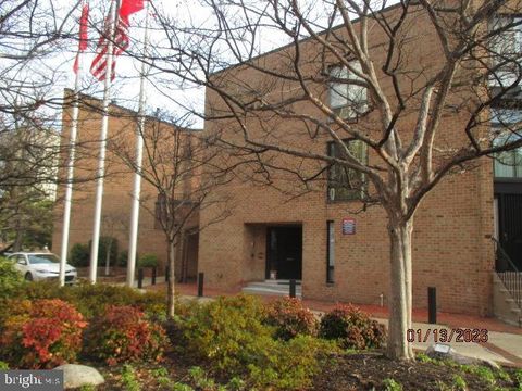 Photo of 130 Spruce Street #9C, PHILADELPHIA, PA 19106 (MLS # PAPH2578642)