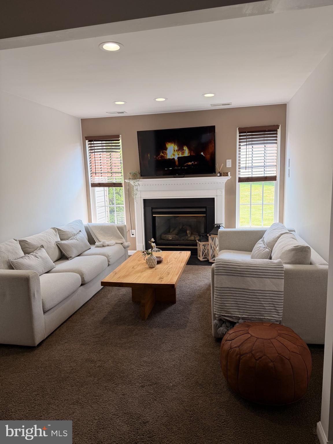 210 WINDSOR COURT