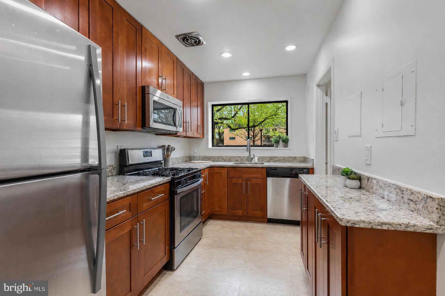 PARKSIDE CONDOMINIUMS - Residential