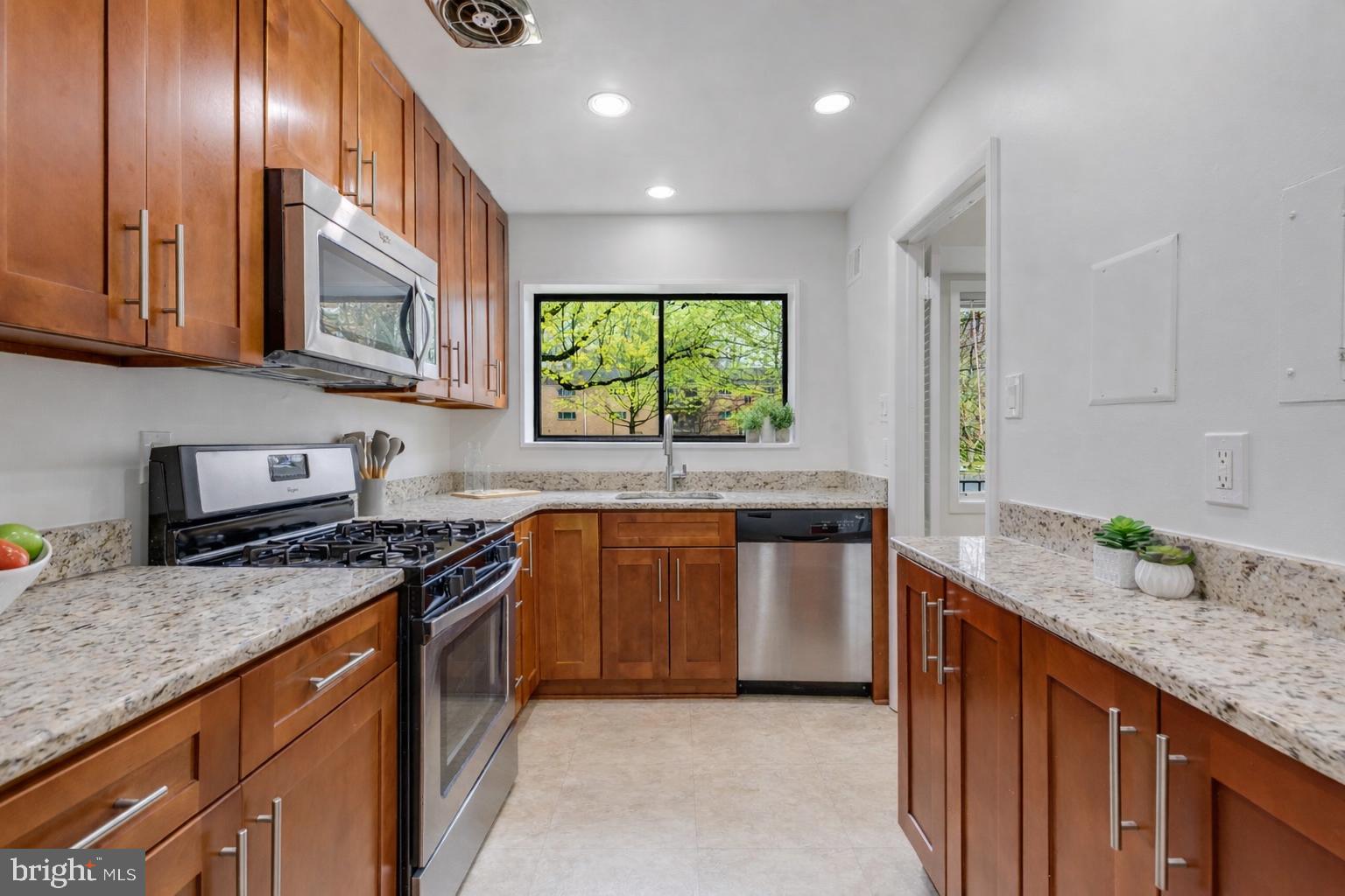 PARKSIDE CONDOMINIUMS - Residential