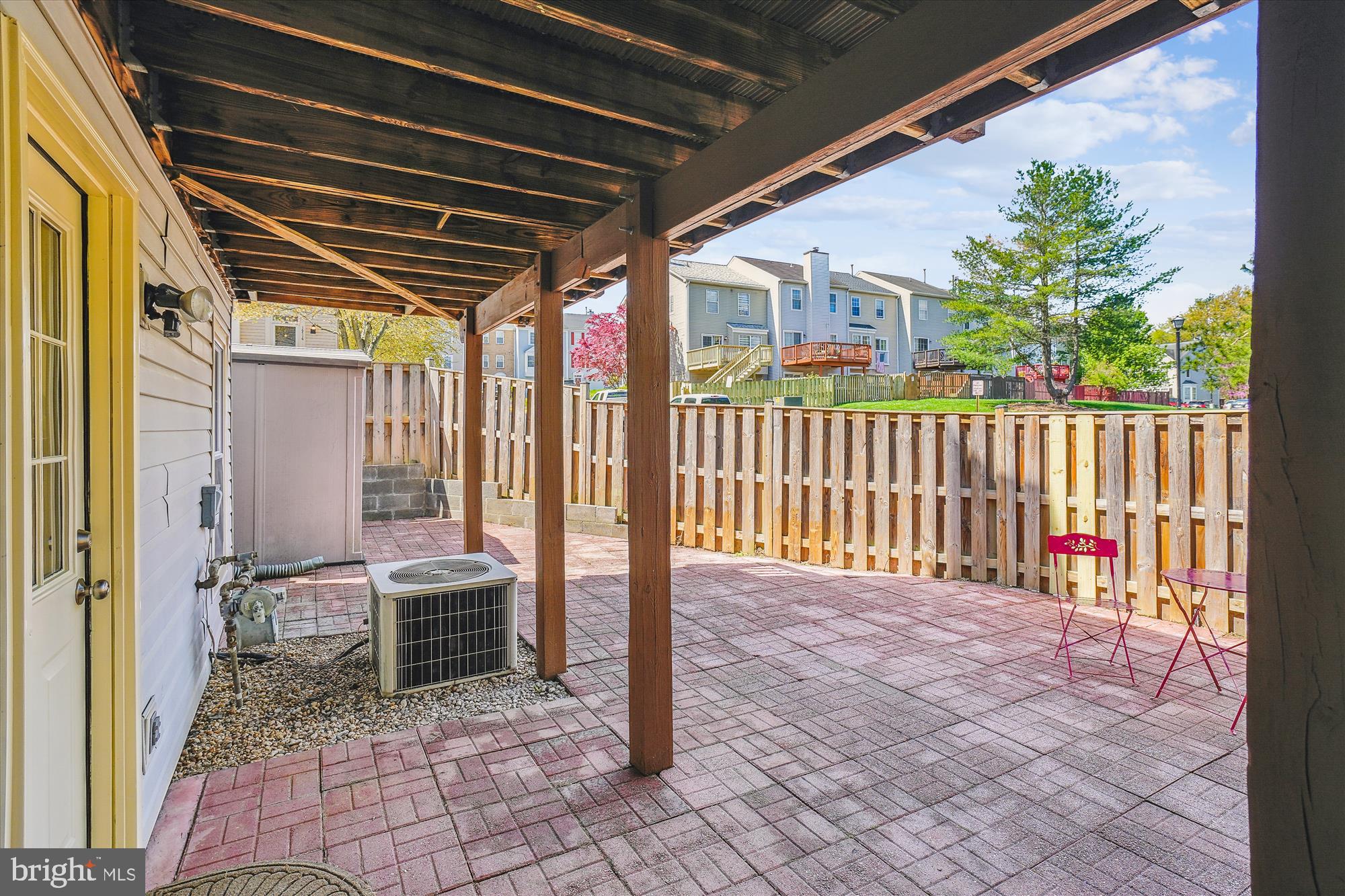 RIVER OAKS - Residential