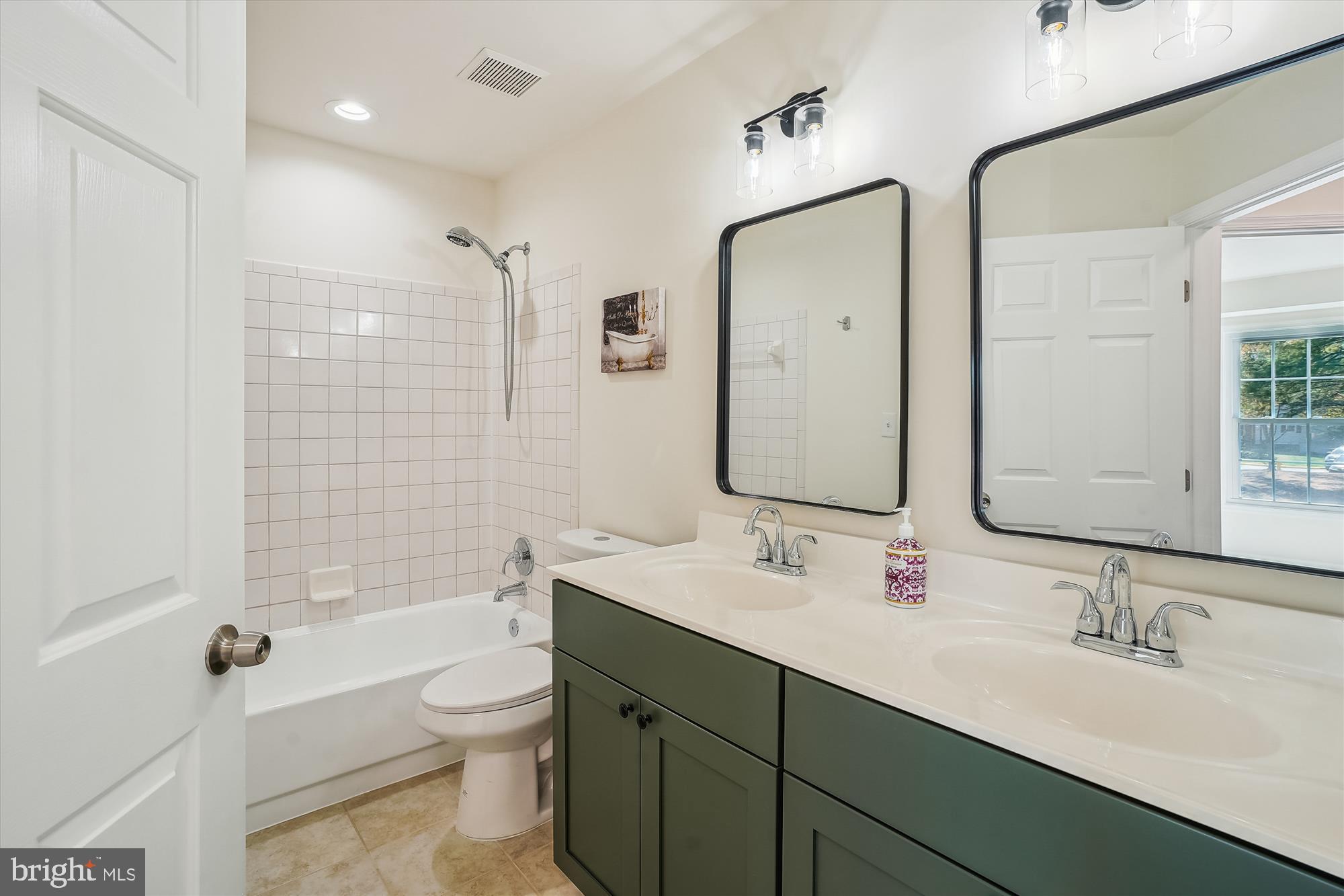 RIVER OAKS - Residential