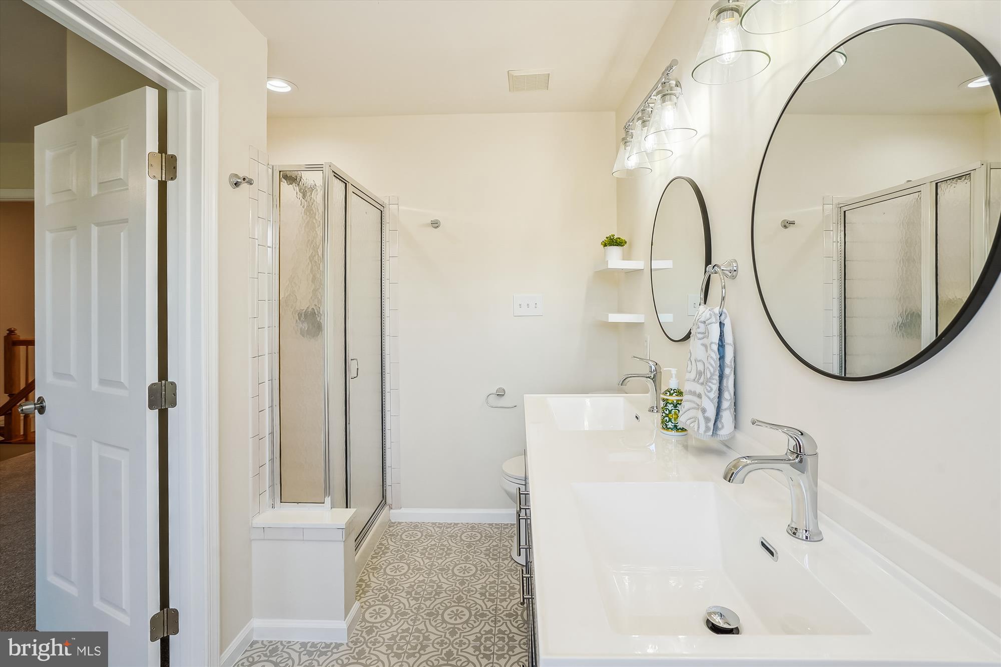 RIVER OAKS - Residential