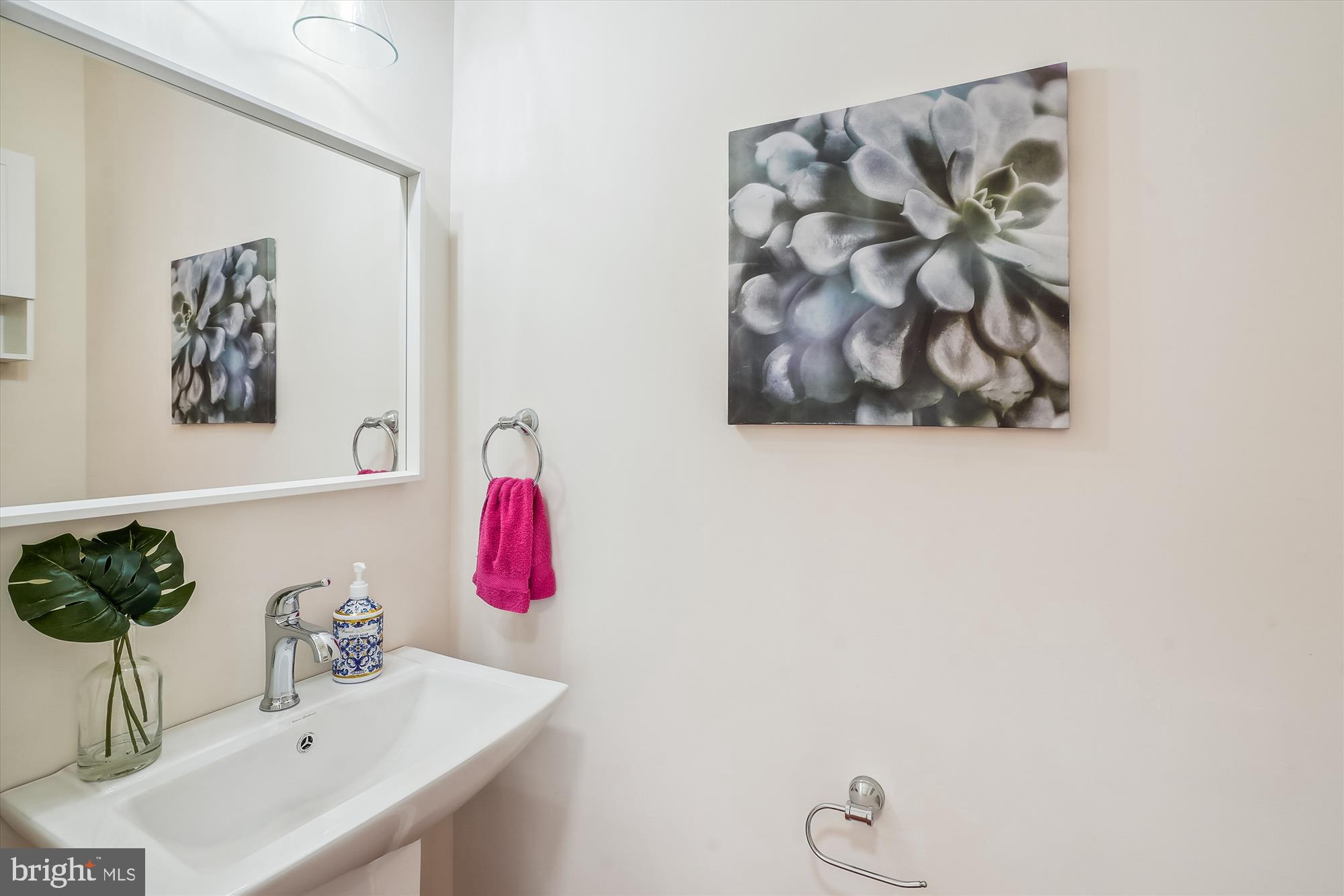 RIVER OAKS - Residential