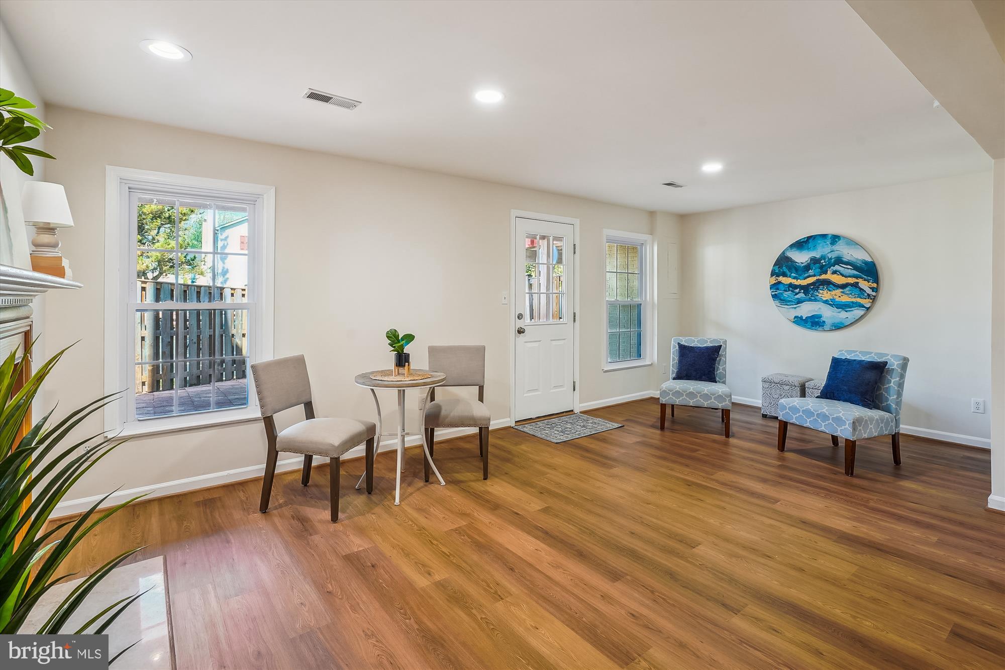 RIVER OAKS - Residential