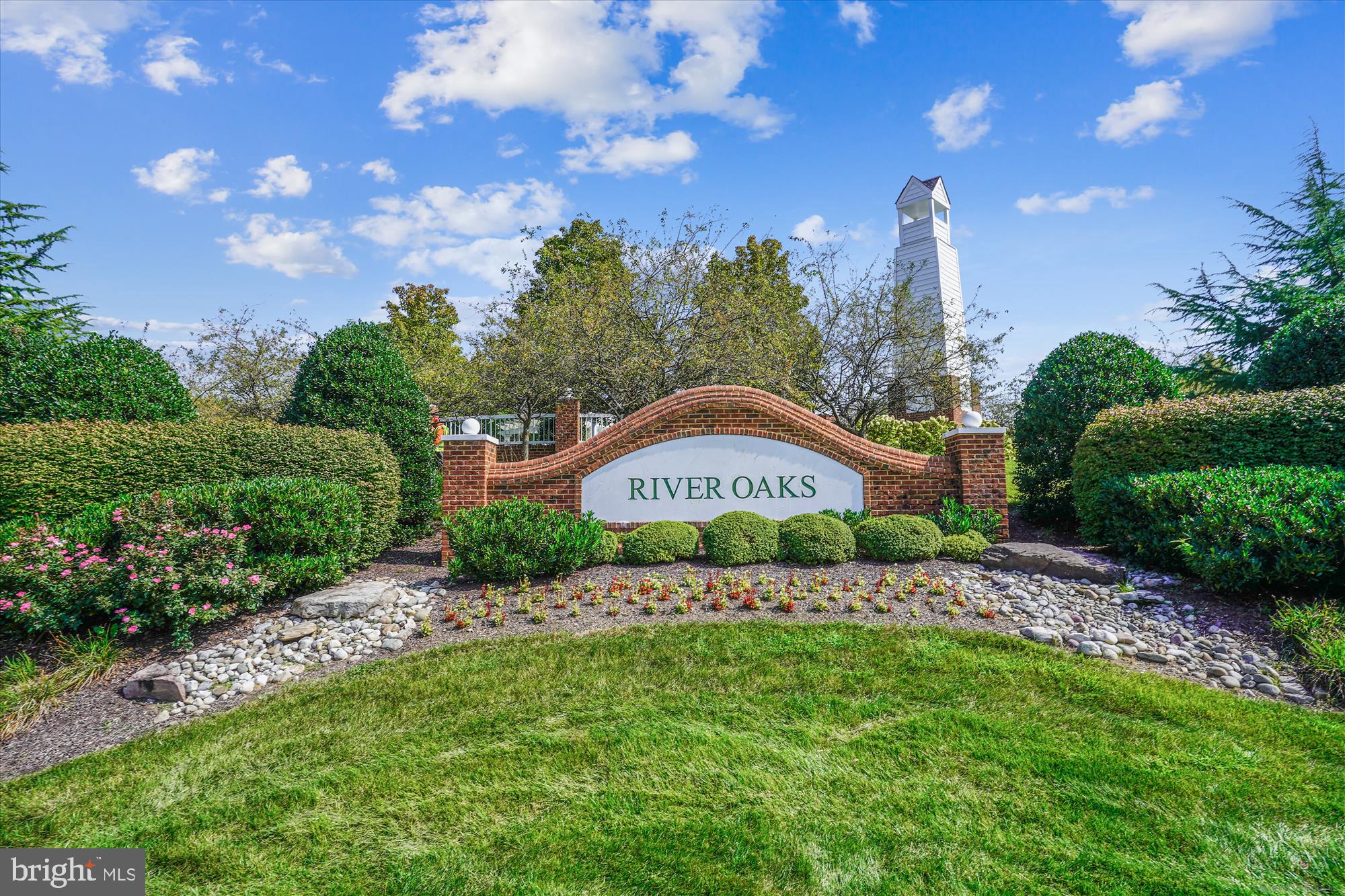 RIVER OAKS - Residential