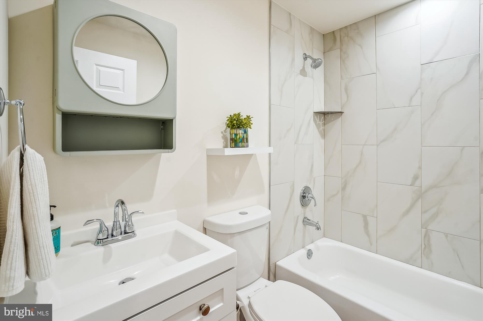 RIVER OAKS - Residential