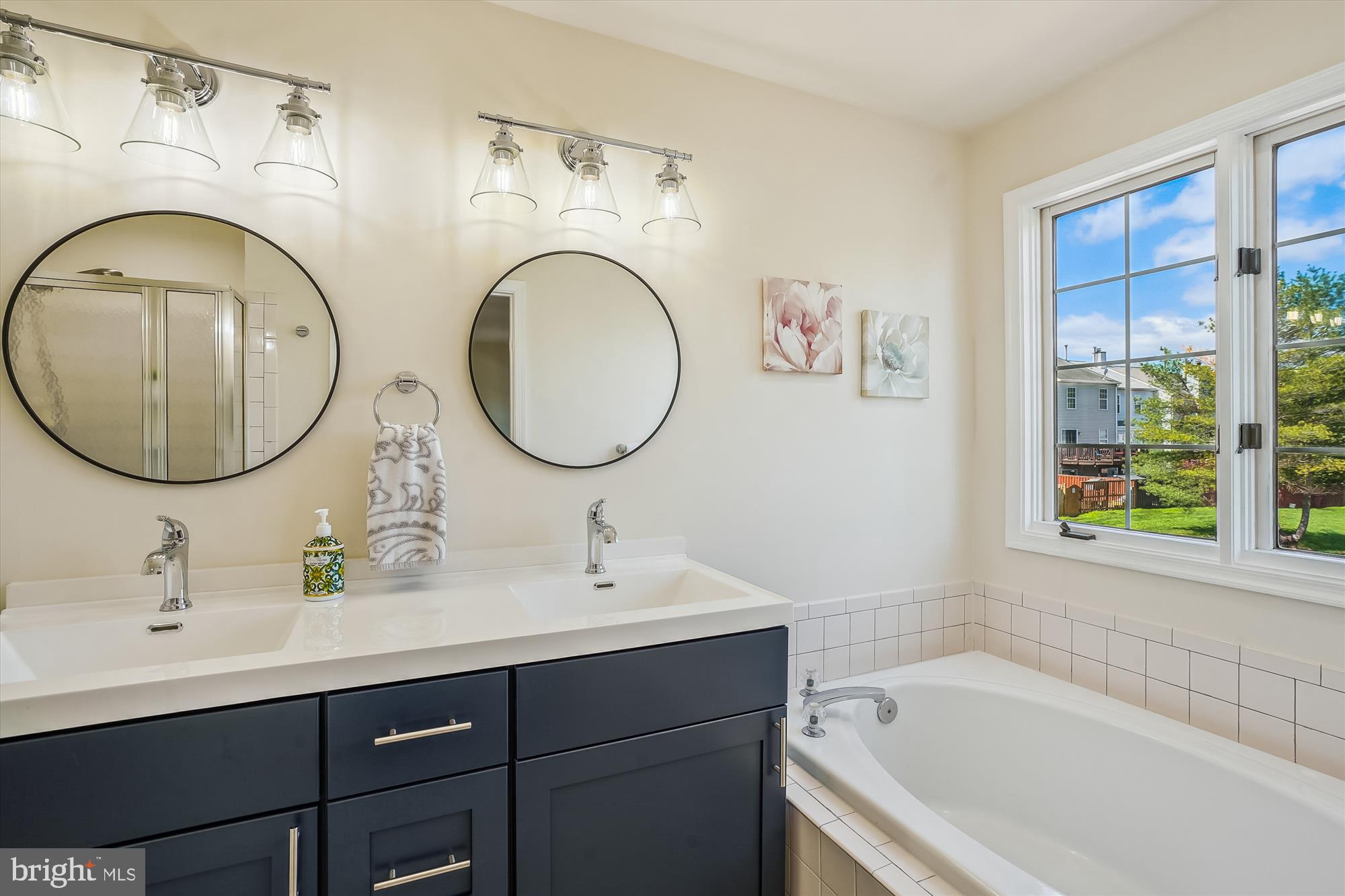 RIVER OAKS - Residential