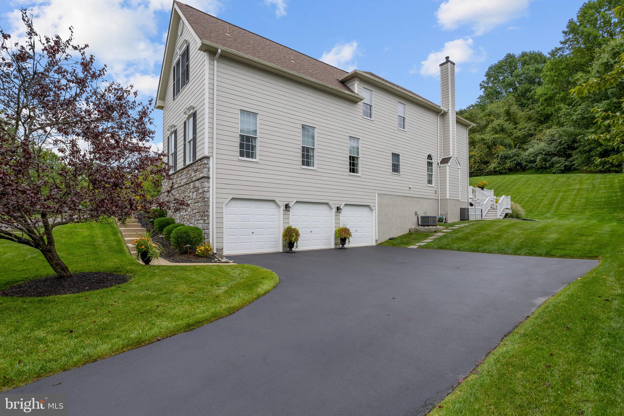 TALL TREES AT THOR - Residential