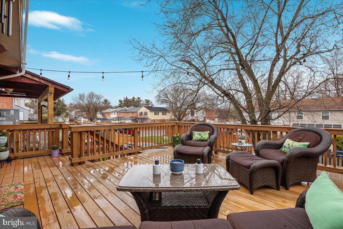 VIRGINIA KNOLLS - Residential