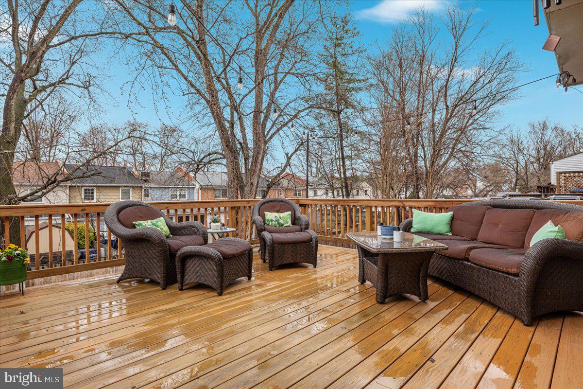 237 ROANOKE DRIVE SE