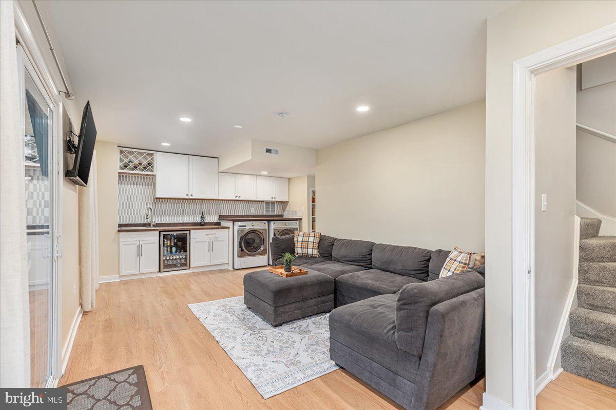 VIRGINIA KNOLLS - Residential