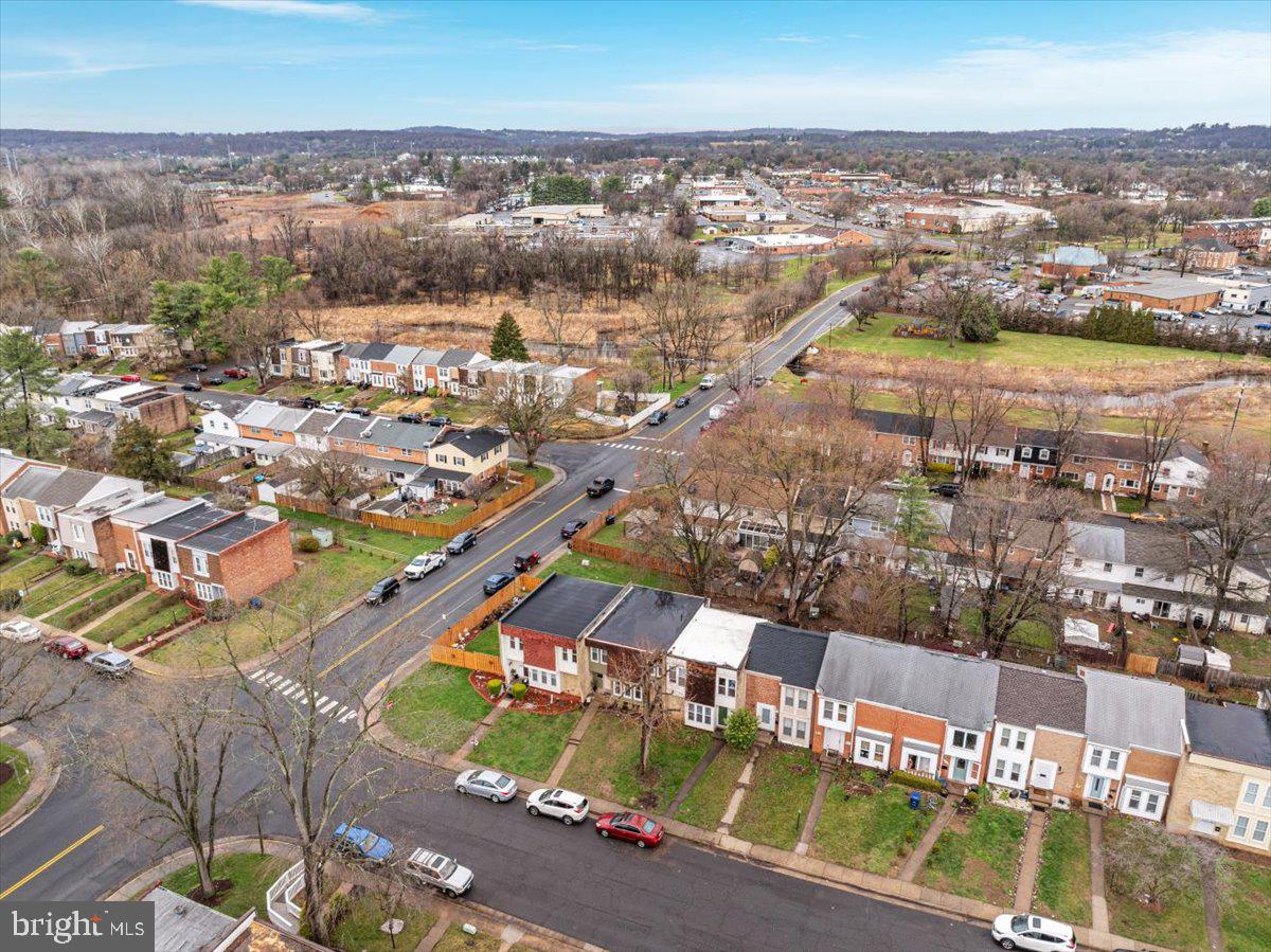 VIRGINIA KNOLLS - Residential