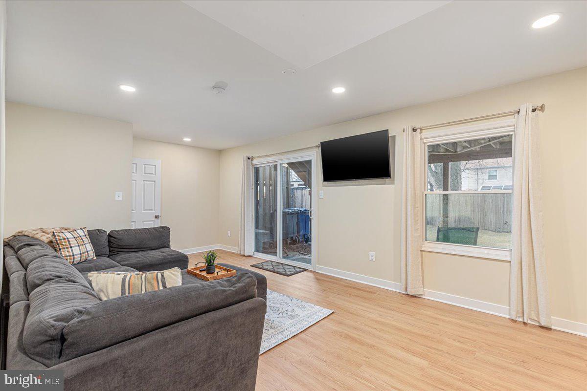 VIRGINIA KNOLLS - Residential