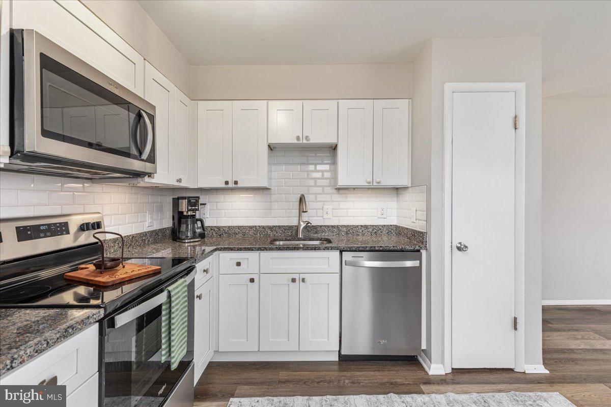 VIRGINIA KNOLLS - Residential