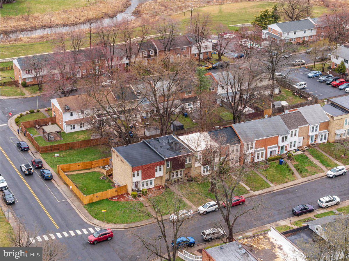 VIRGINIA KNOLLS - Residential