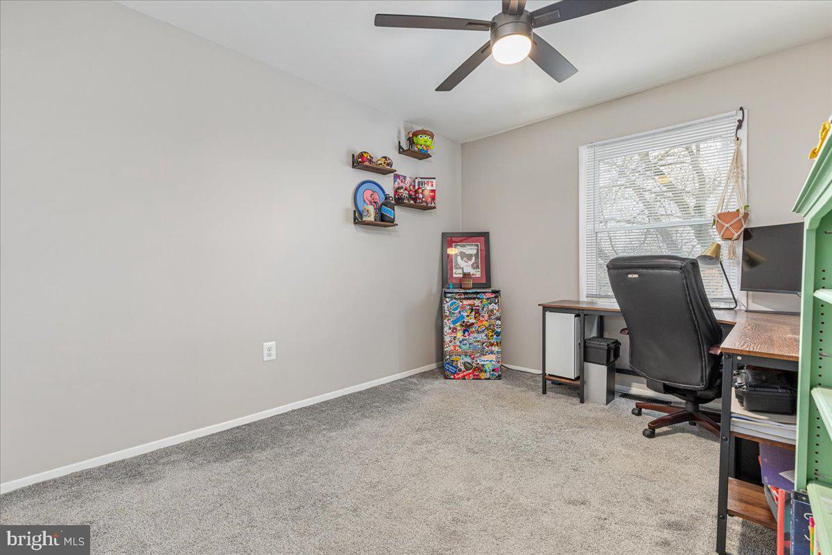 VIRGINIA KNOLLS - Residential