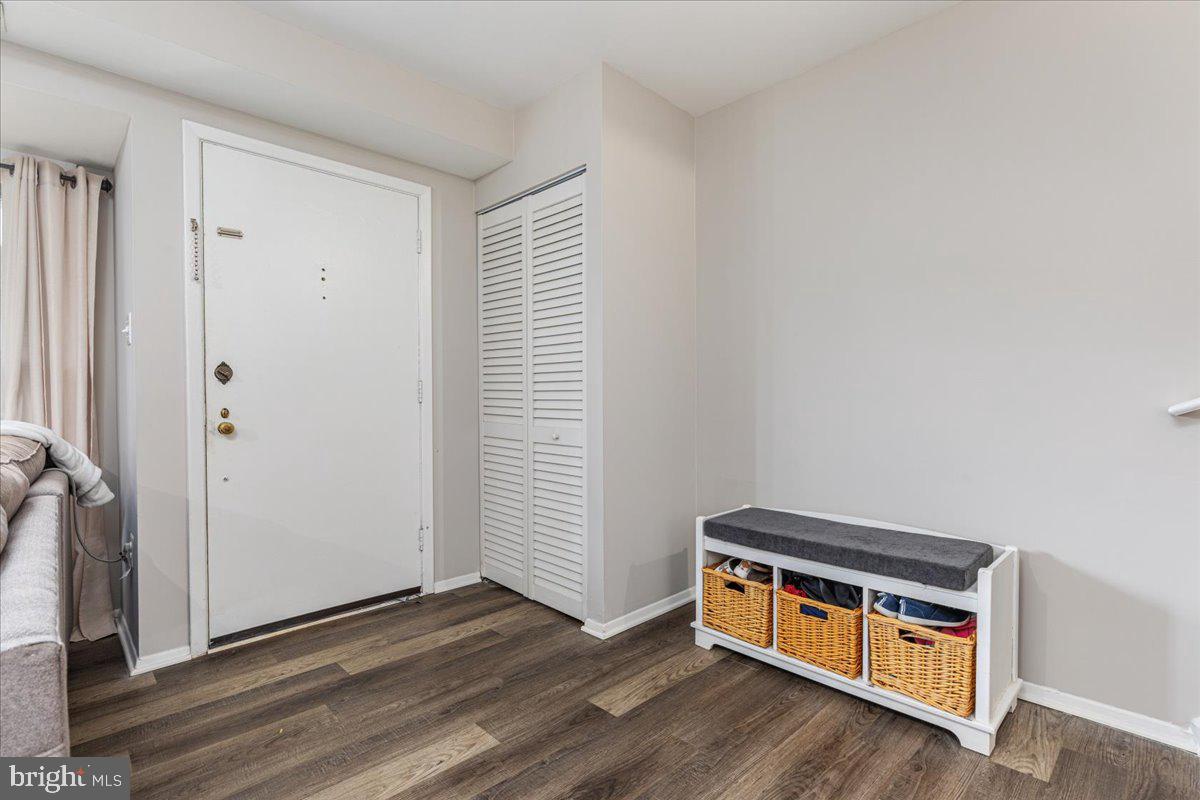 VIRGINIA KNOLLS - Residential