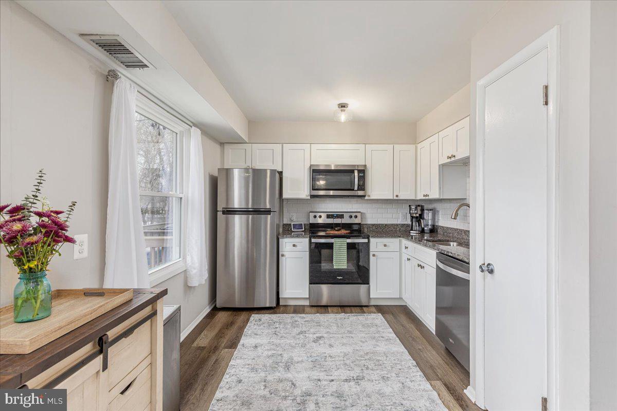 237 ROANOKE DRIVE SE