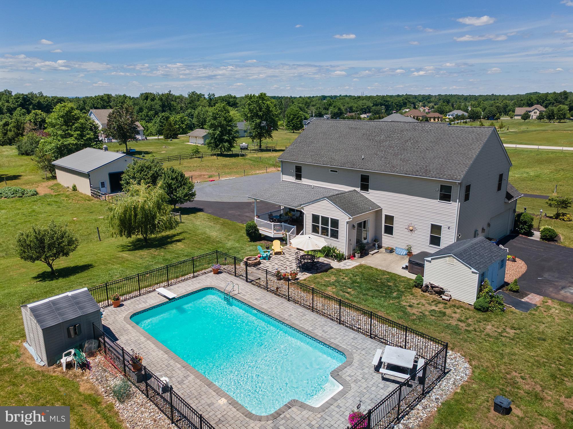 75 SAINT JOHNS ROAD W