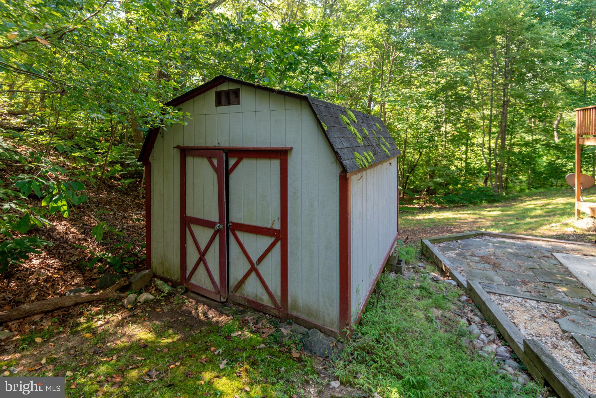 WHITE SANDS - Residential Lease